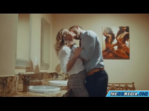 ❤️ Xa i-blonde ene-busty ikuhenda kwindlu yangasese yoluntu kwi-xh.tradewin.top ❌❤